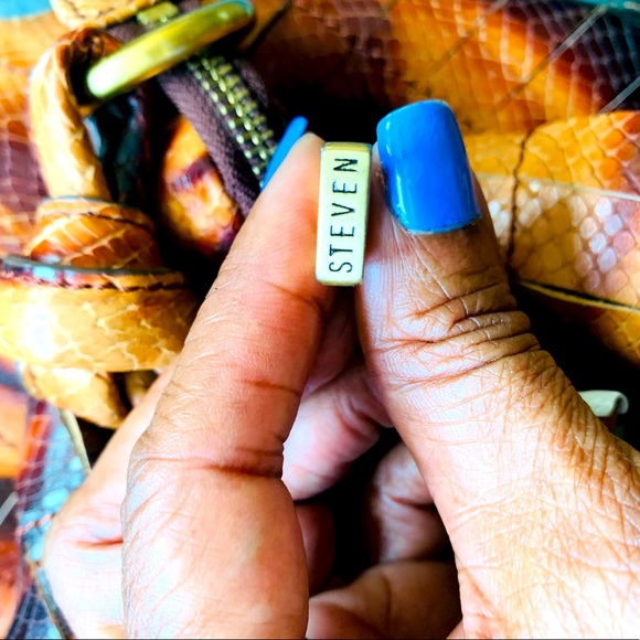 ✨Steven By Steve Madden✨ Caramel & Brown Leather Textured Shoulder Bag - Picture 12 of 15